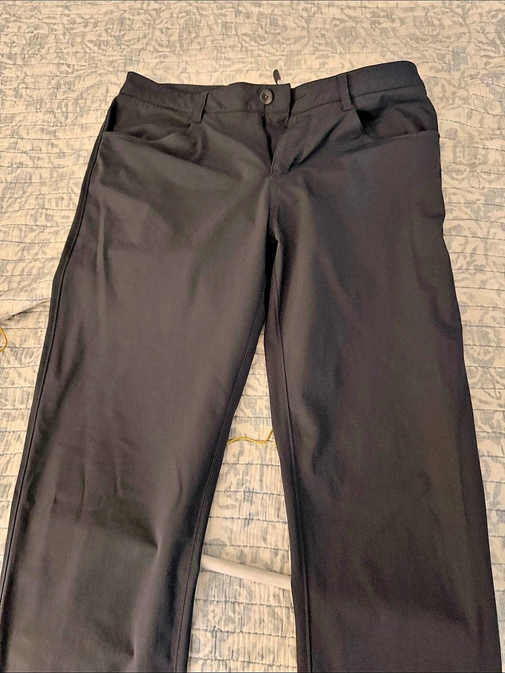 Vuori The Meta Pant Men’s Straight Leg Pants in Black